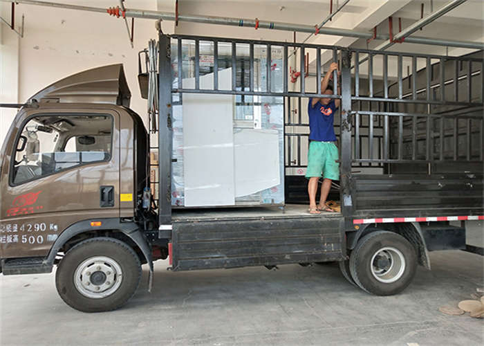 蘇州某商貿(mào)公司采購(gòu)鍍鋁鋅框無隔板高效過濾器